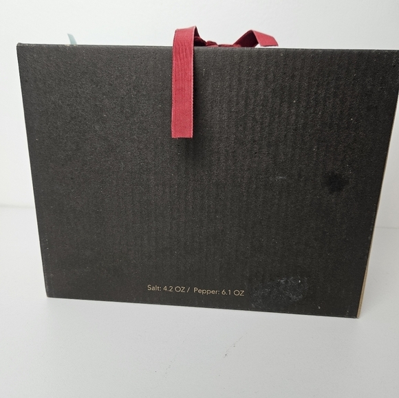 Penguin salt and pepper shakers by Johanna Parker - Picture 4 of 4